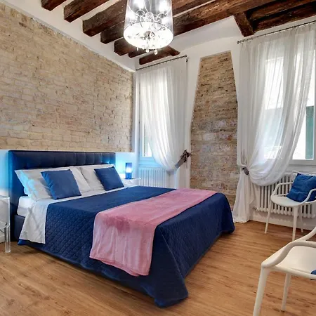 Charming Castello Apartments By Wonderful Italy Venice Exterior photo